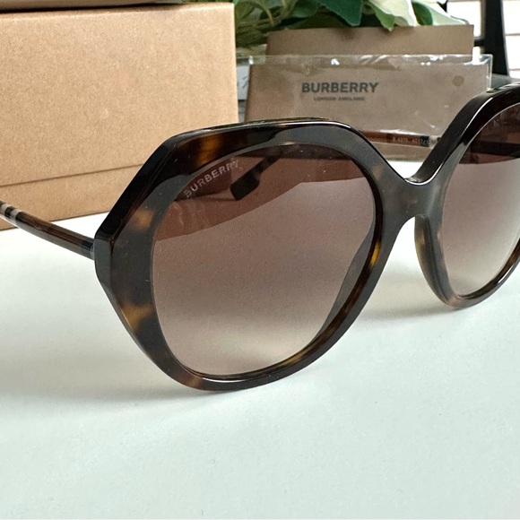 New BURBERRY Vanessa Brown Gradient Geometric Ladies Sunglasses 55mm - Picture 5 of 10